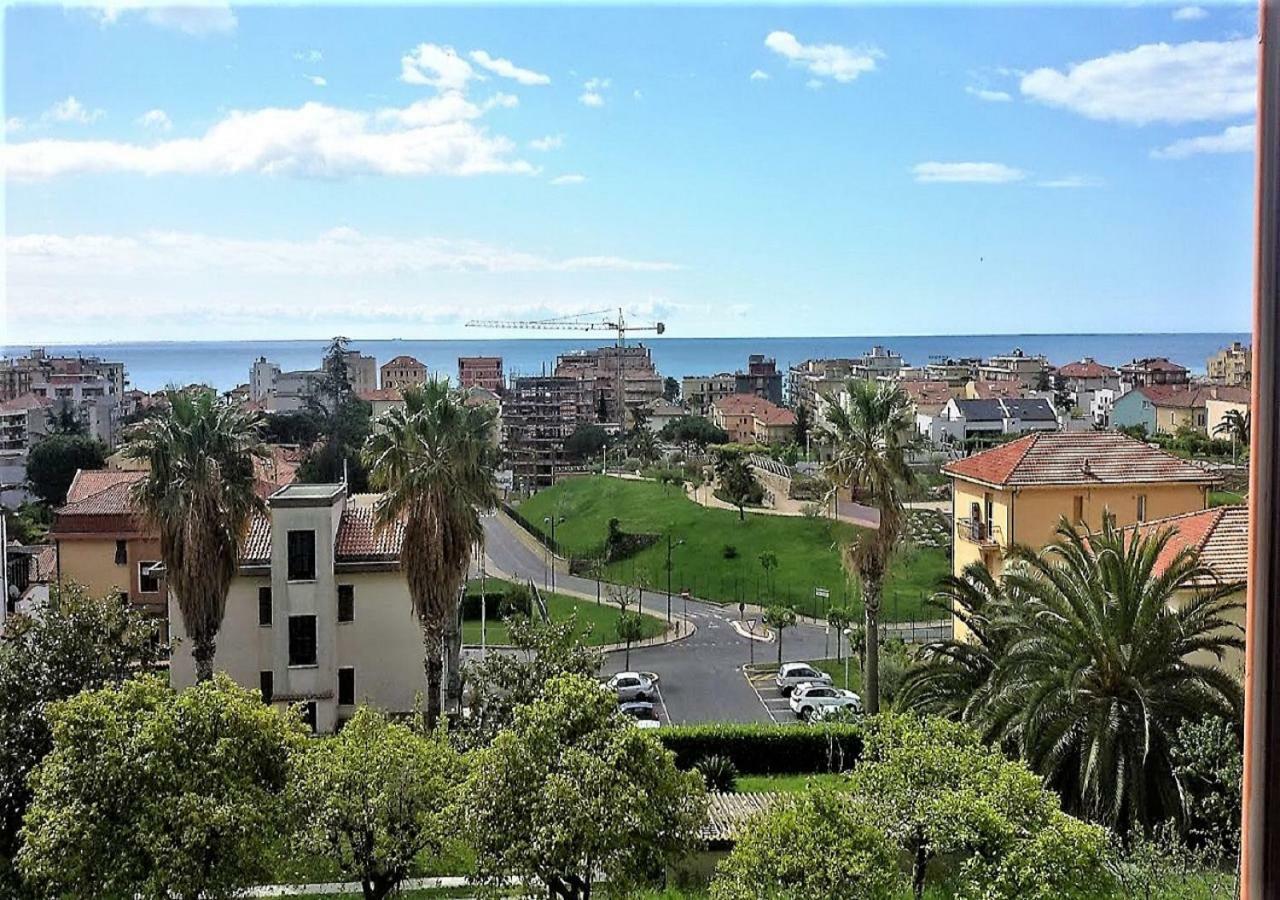 Very Cosy House With Fabulous Sea View! Пиетра Лигуре Екстериор снимка