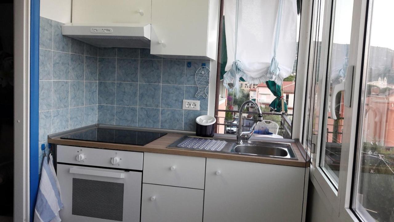 Very Cosy House With Fabulous Sea View! Пиетра Лигуре Стая снимка