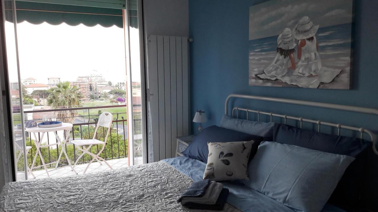 Very Cosy House With Fabulous Sea View! Пиетра Лигуре Стая снимка