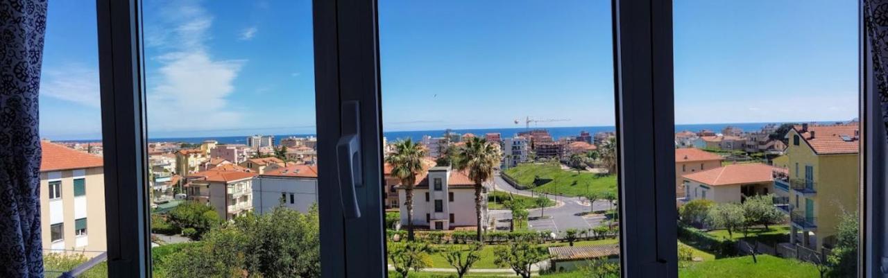 Very Cosy House With Fabulous Sea View! Пиетра Лигуре Екстериор снимка