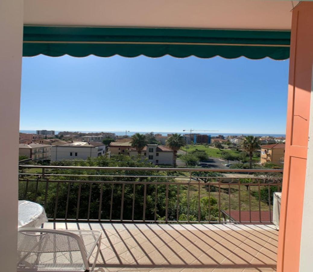 Very Cosy House With Fabulous Sea View! Пиетра Лигуре Екстериор снимка